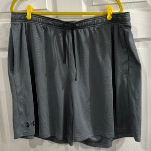UNDER ARMOUR Mens athletic shorts